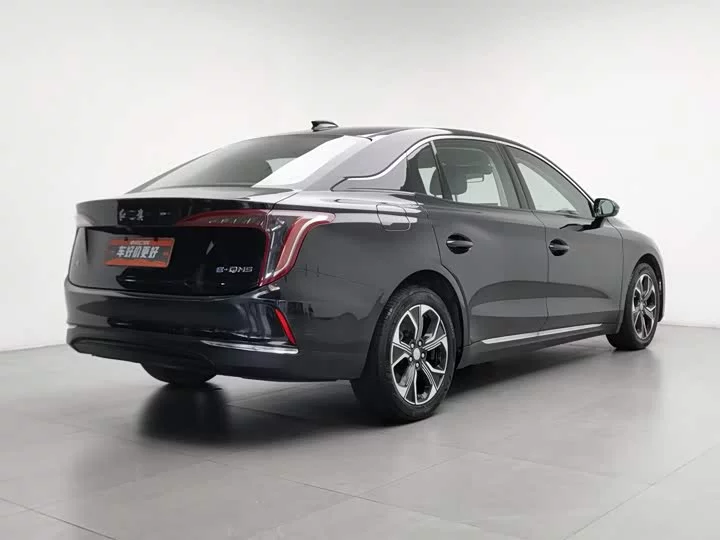 Hongqi E-QM5