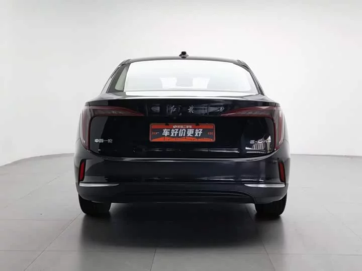 Hongqi E-QM5