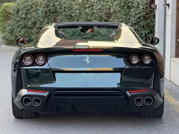 ferrari 812