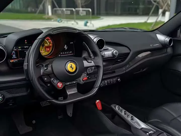 ferrari F8