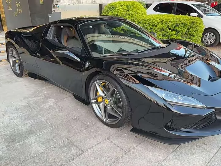 ferrari F8