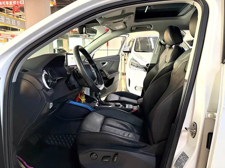 Audi Q2L
