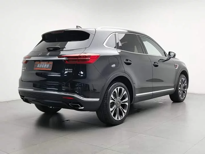 Hongqi HS5