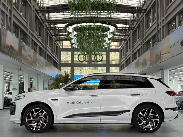 Audi Q6L e-tron