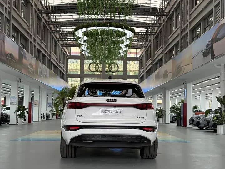 Audi Q6L e-tron