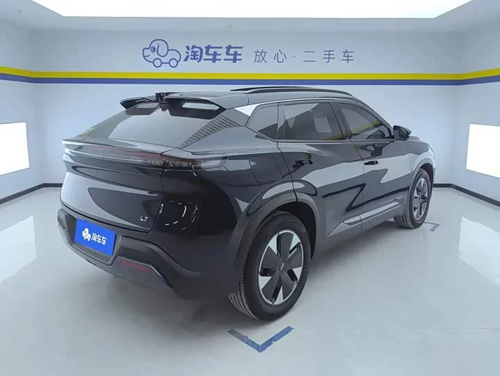 Dongfeng L7