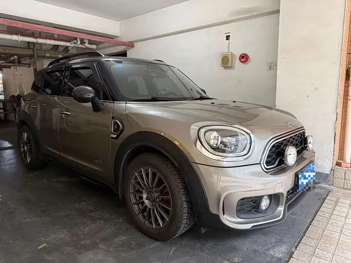 MINI COUNTRYMAN