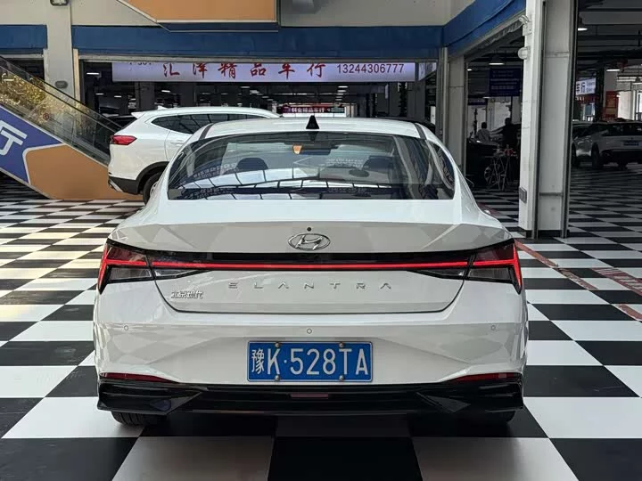 Hyundai Elantra