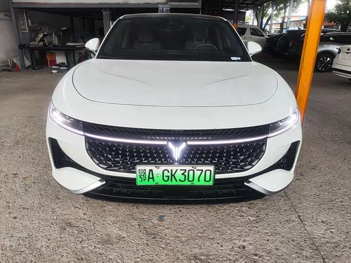 Lantu Automobile Lantu chasing light