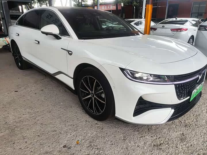 Lantu Automobile Lantu chasing light