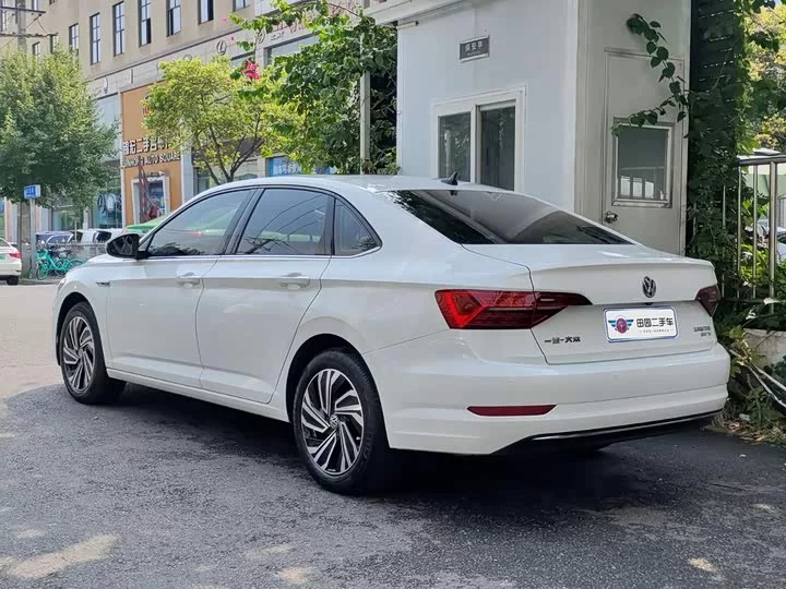 Volkswagen Sagitar