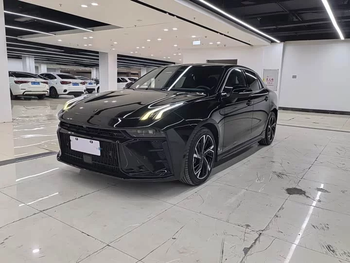 Lynk & Co 03
