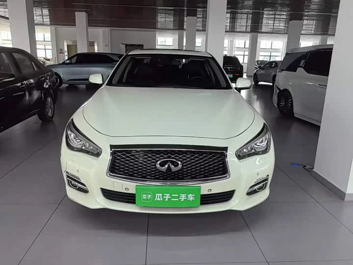 Infiniti Q50L
