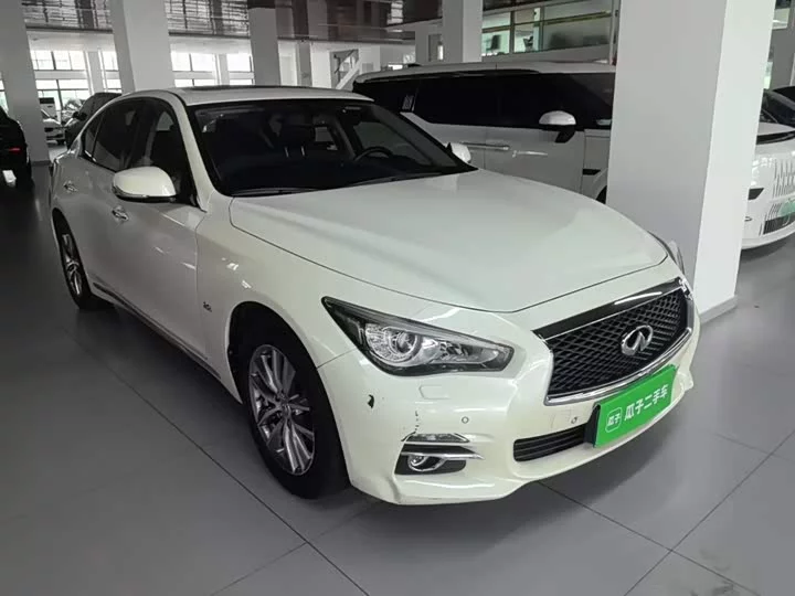 Infiniti Q50L