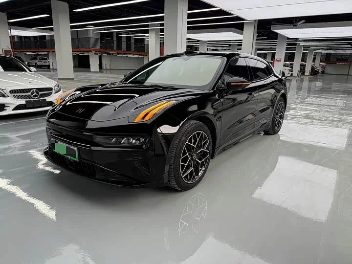 ZEEKR 001