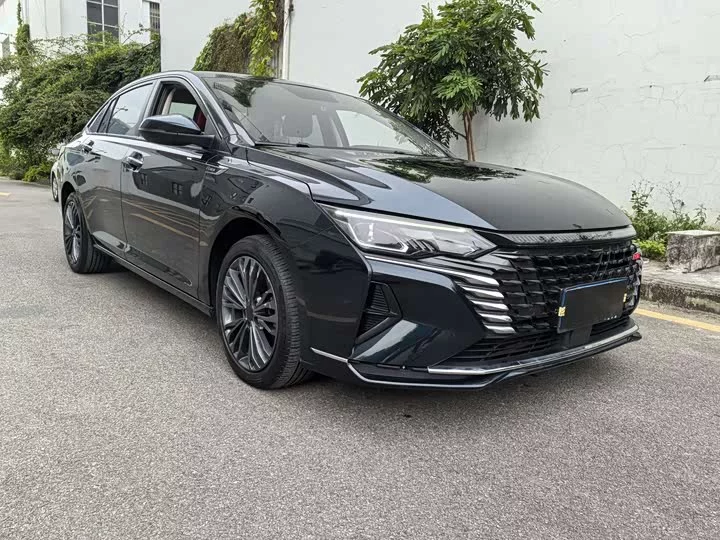 Dongfeng Yixuan MAX