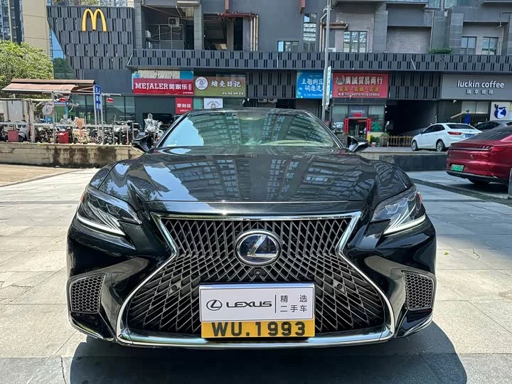 Lexus LS