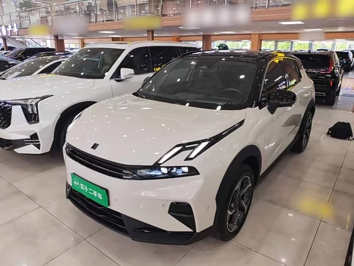 Lynk & Co 06
