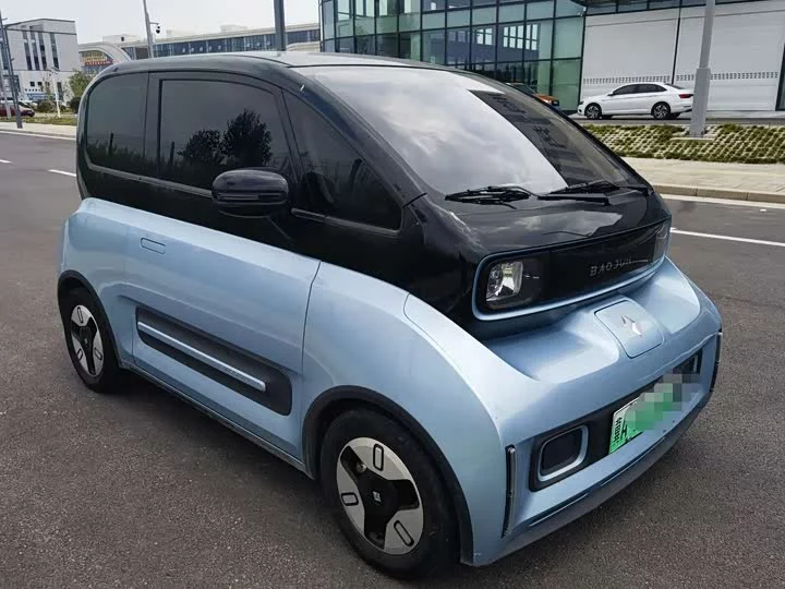 Baojun E300