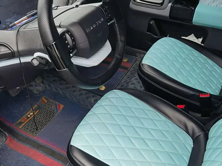 Baojun E300