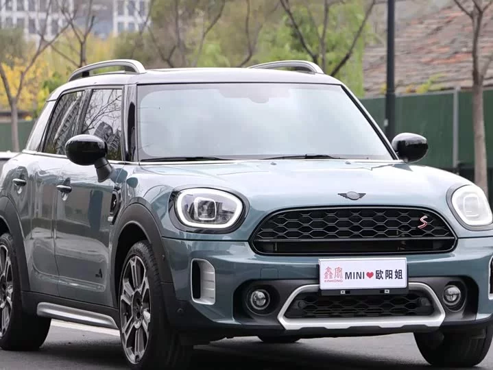 MINI COUNTRYMAN
