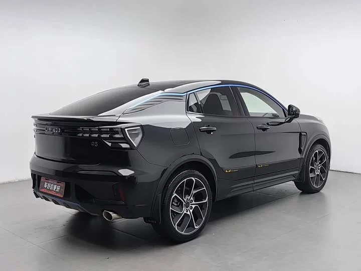 Lynk & Co 05