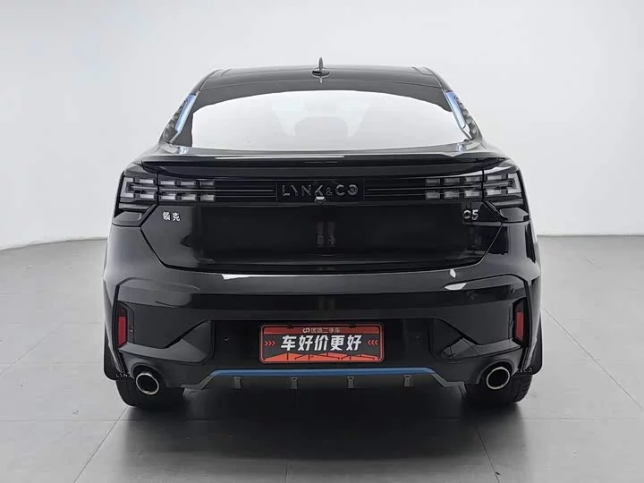 Lynk & Co 05