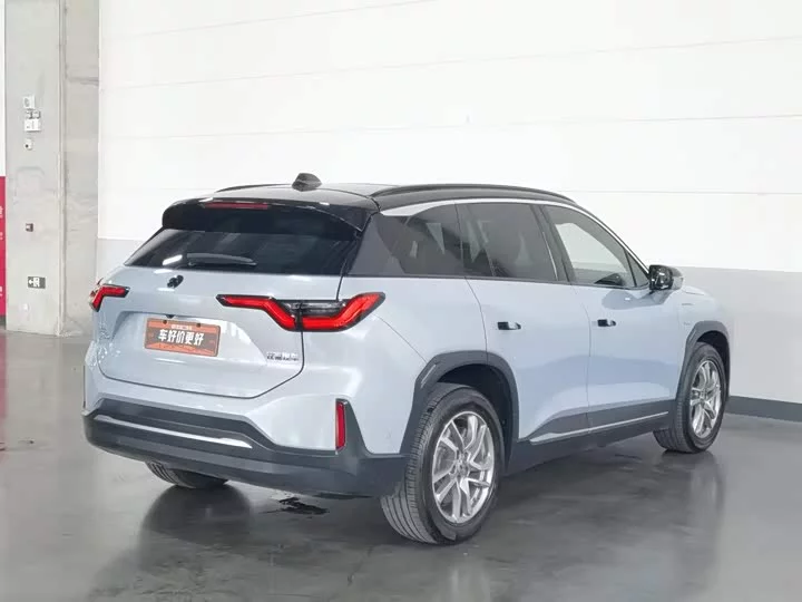 NIO ES6