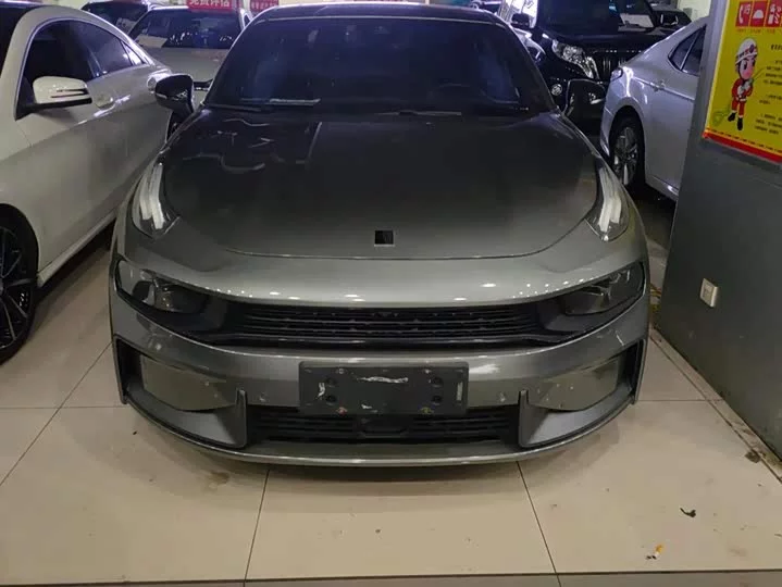 Lynk & Co 03