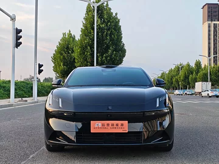 Lynk & Co 10
