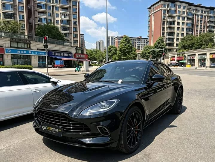 Aston Martin DBX