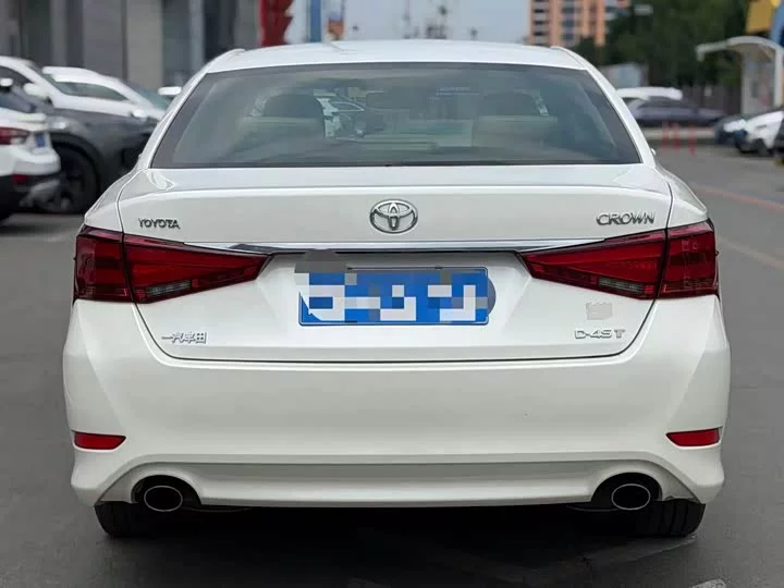 Toyota crown