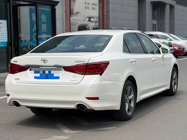 Toyota crown