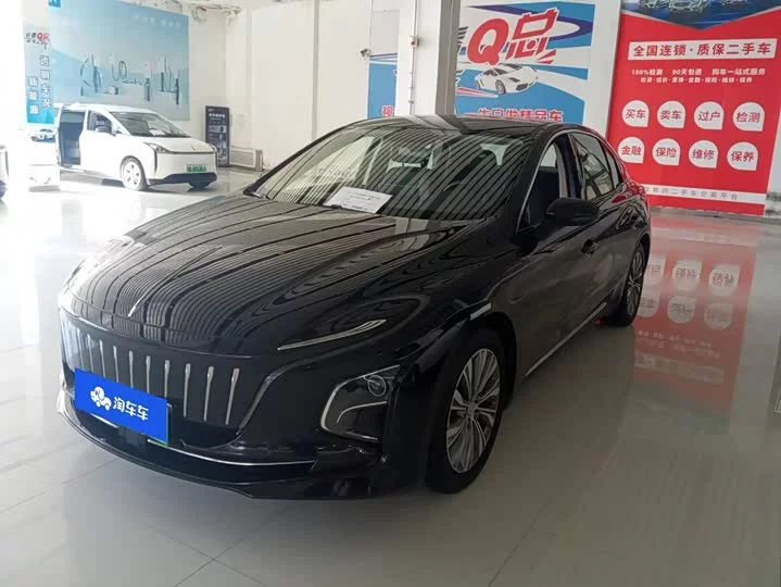 Hongqi E-QM5