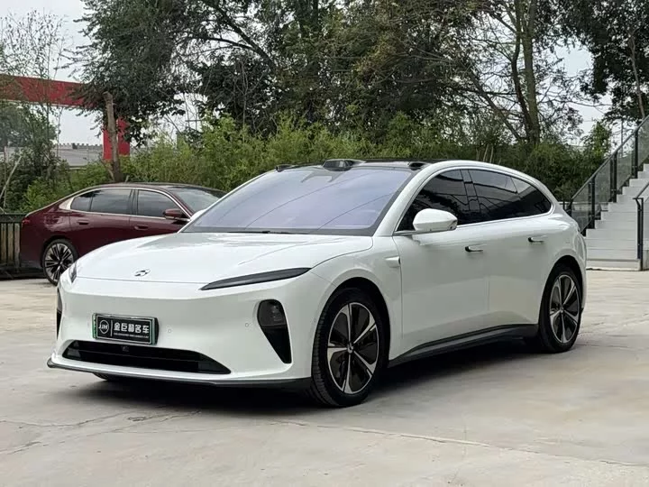NIO ET5T