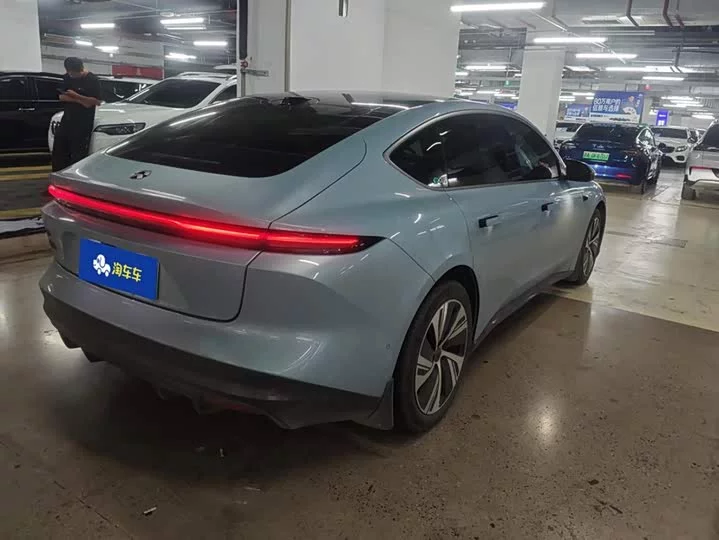 NIO ET5