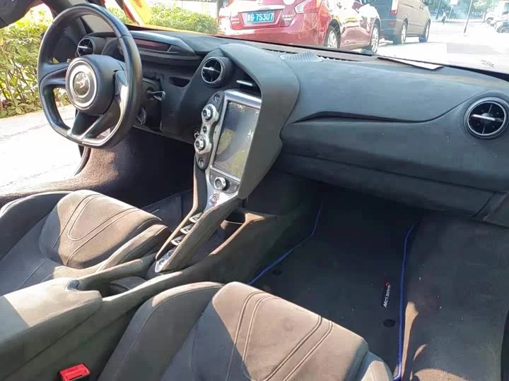 McLaren 720S