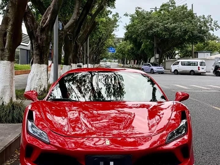 ferrari F8