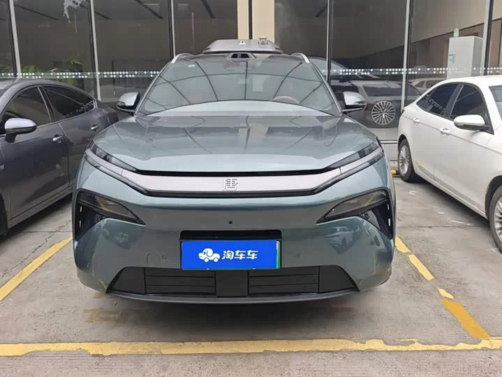 BYD Tang L