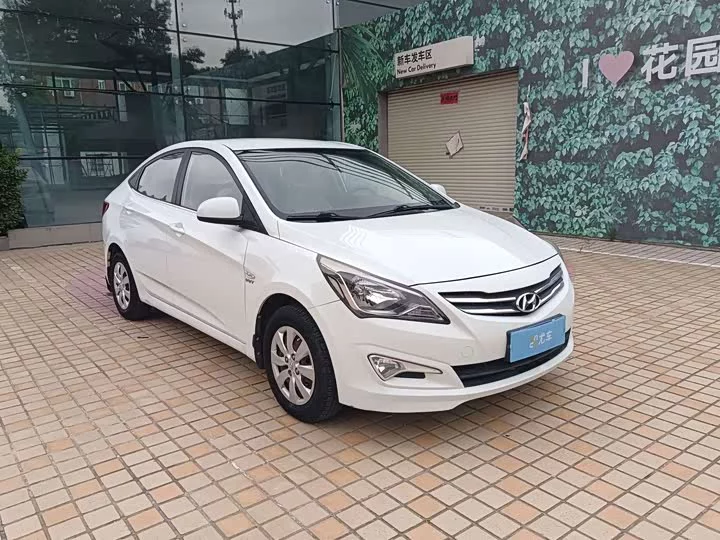 Hyundai Rena