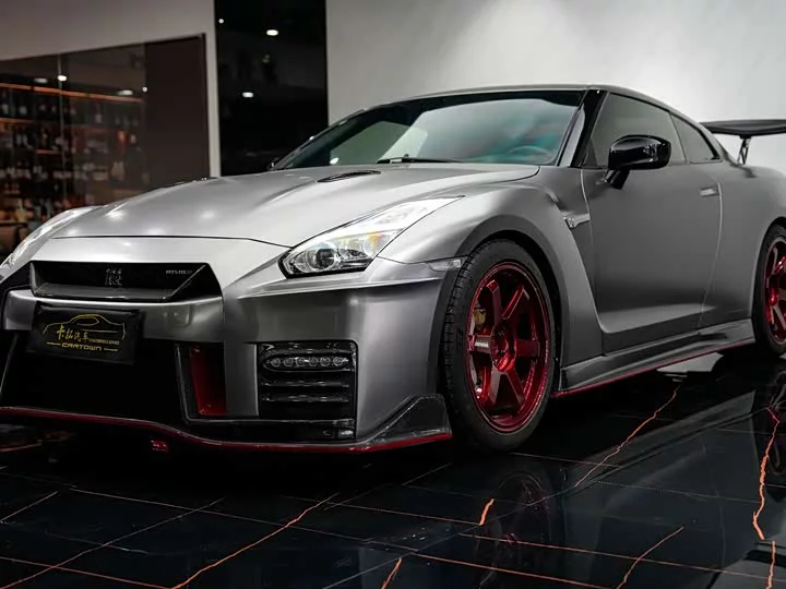 Nissan GT-R