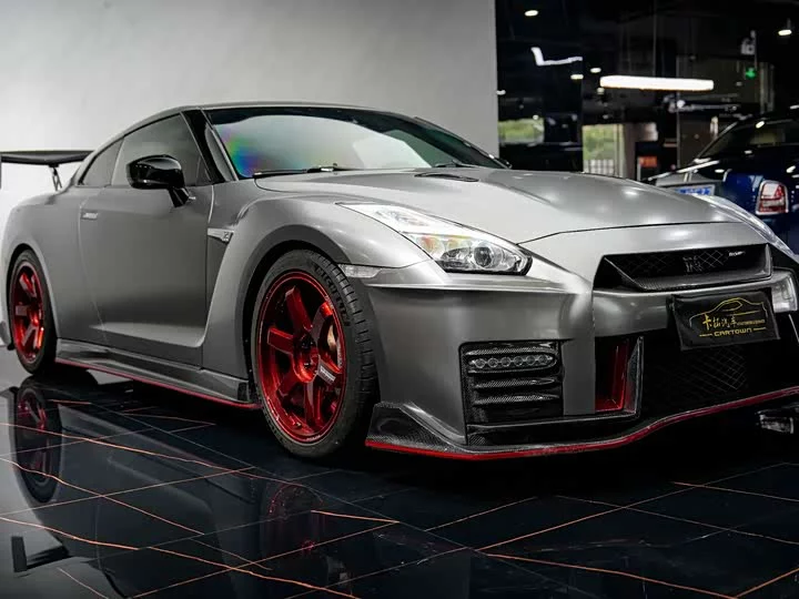 Nissan GT-R