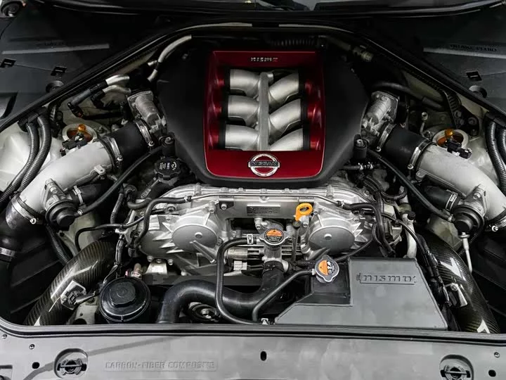 Nissan GT-R