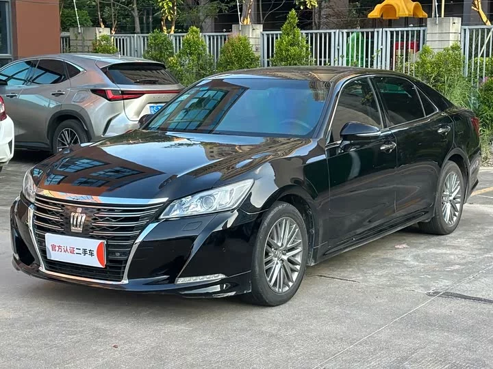 Toyota crown