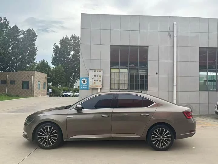 Skoda SuperB
