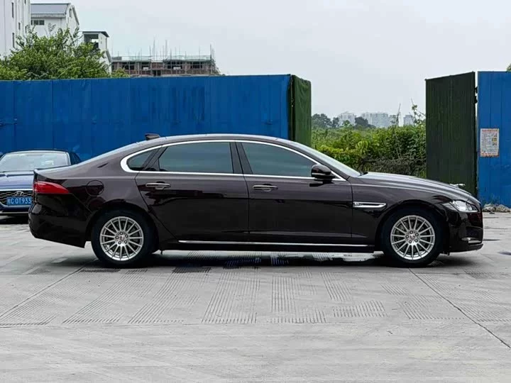 Jaguar XFL