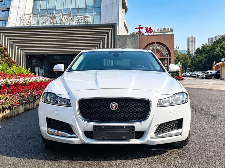 Jaguar XFL