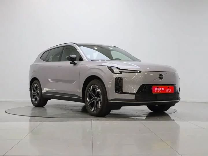 Volvo XC70 plug-in hybrid