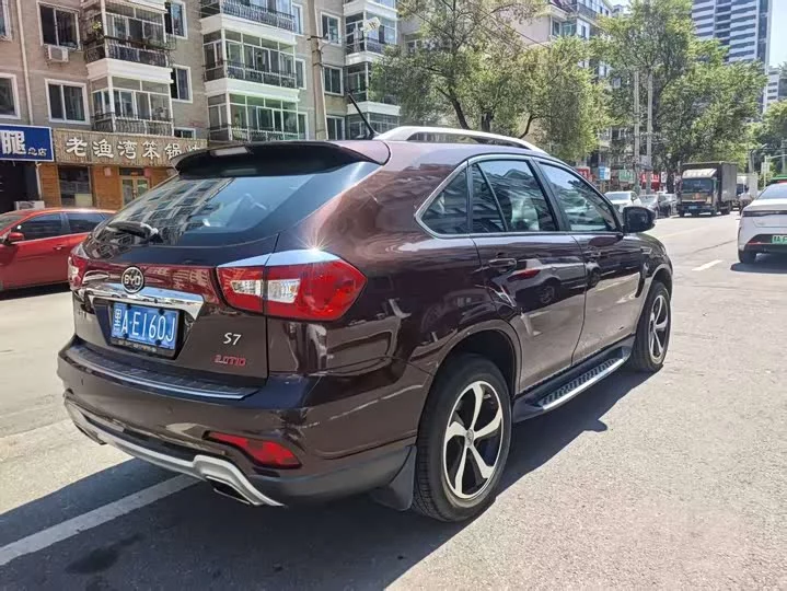 BYD S7
