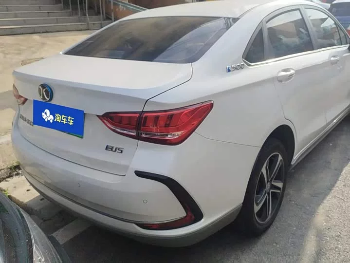 BAIC Beijing EU5